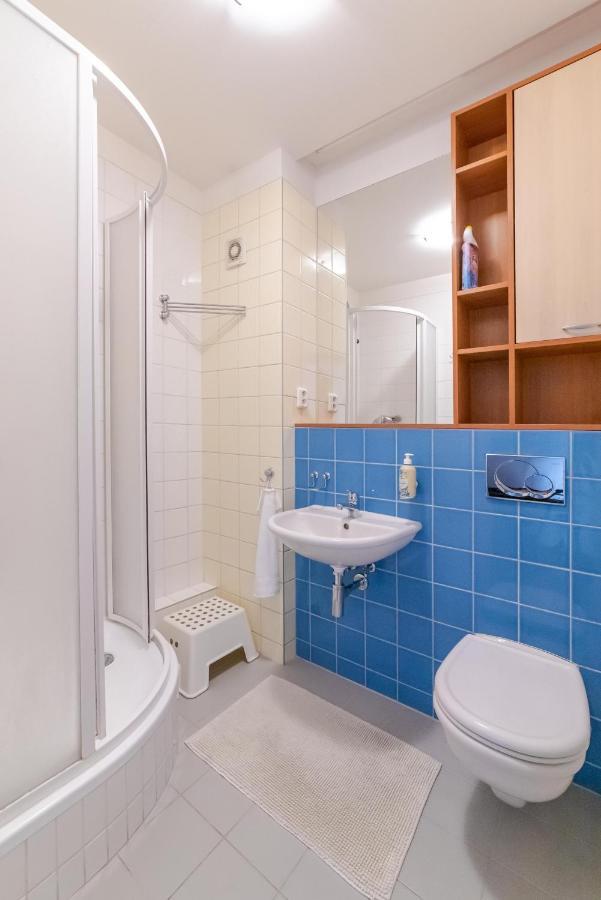 Strawberry Apartment Bratislava Exterior foto